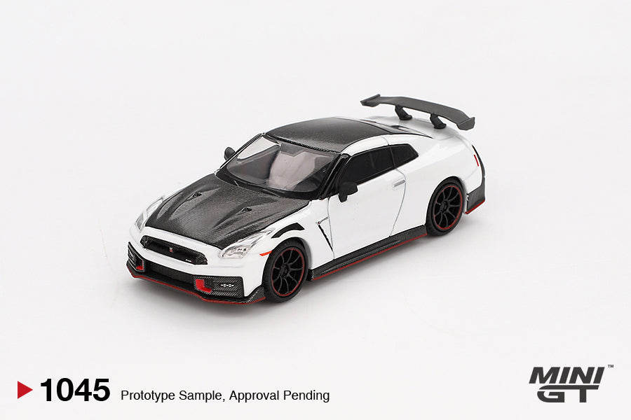 Mô hình xe Mini GT 1:64 Nissan GT-R Nismo 2024 Brilliant White Pearl - MGT01045