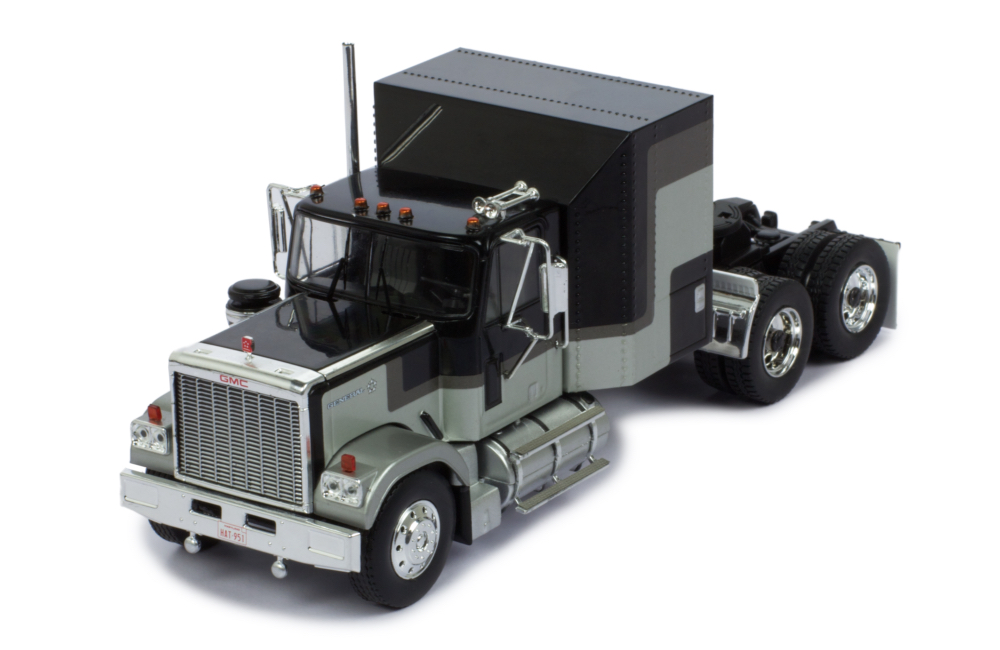 Mô hình xe đầu kéo IXO 1:43 Gmc General 1980 Black And Silver - TR117